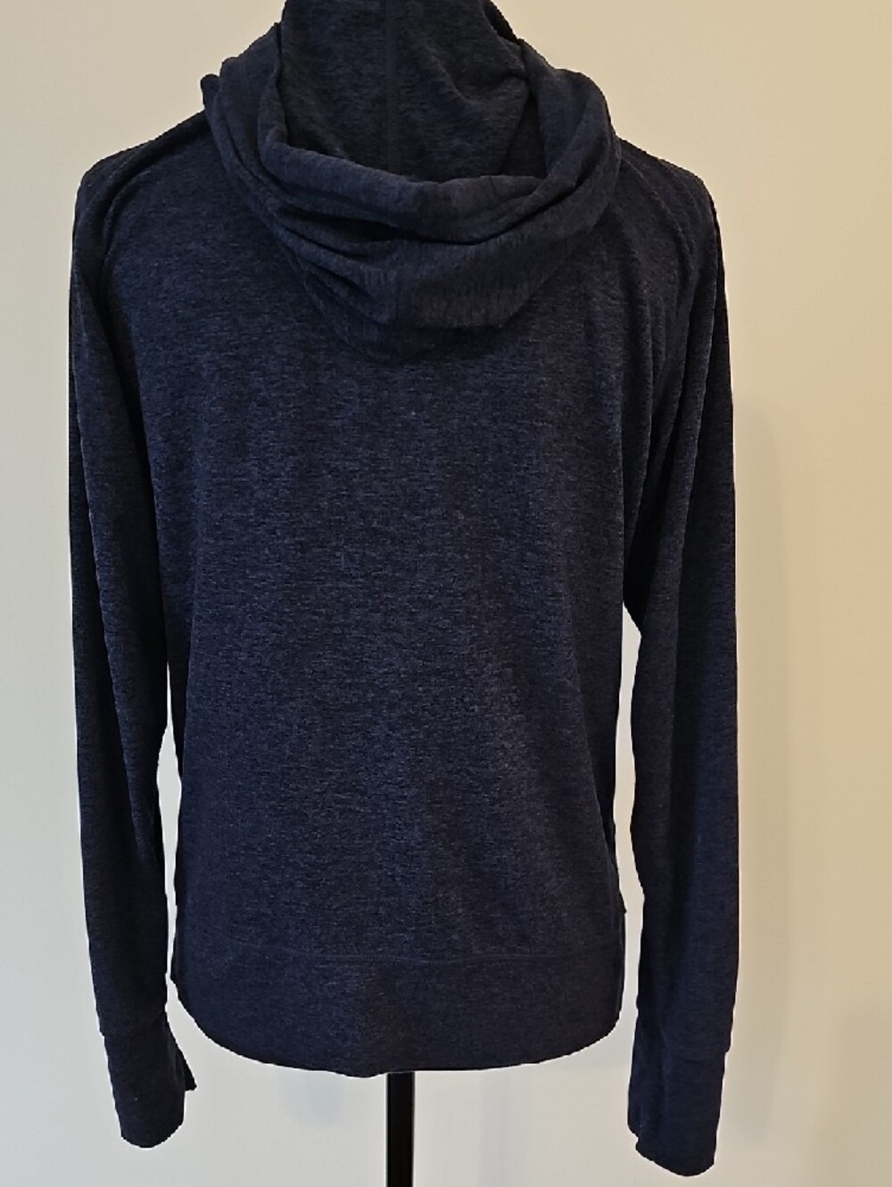 Vuori Halo Performance Full Zip Hoodie In Heathered Midnight Or Indigo Blue - Picture 6 of 10